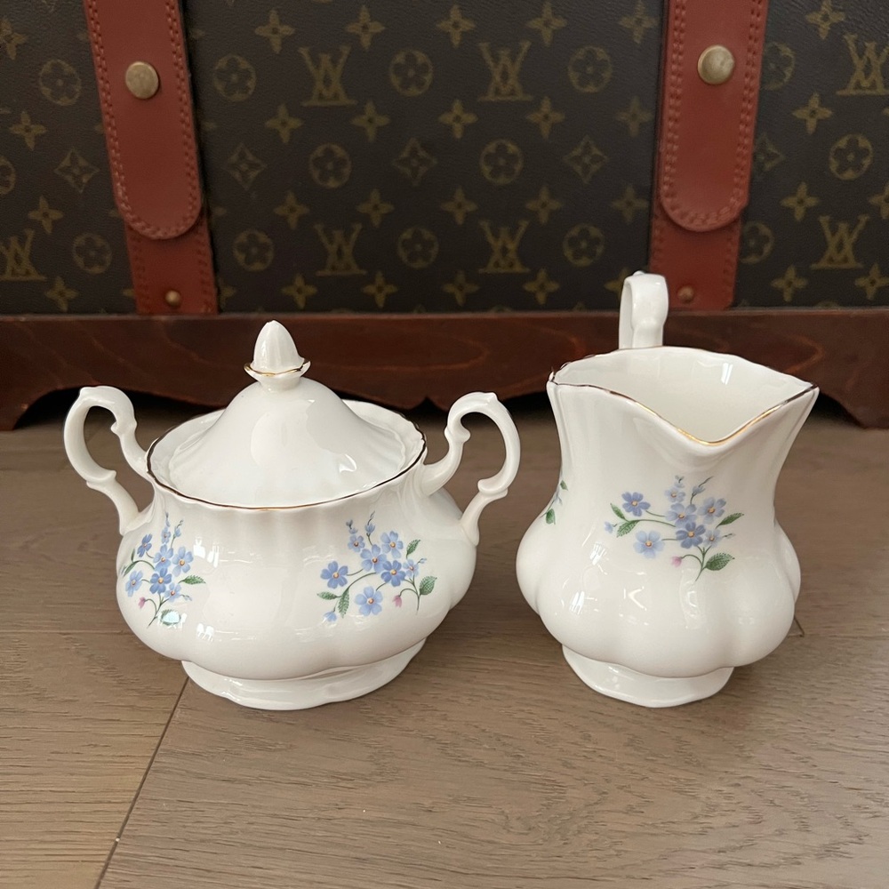 Royal Osborne “Forget Me Not” Sugar & Creamer Set – Vintage Floral Bone China